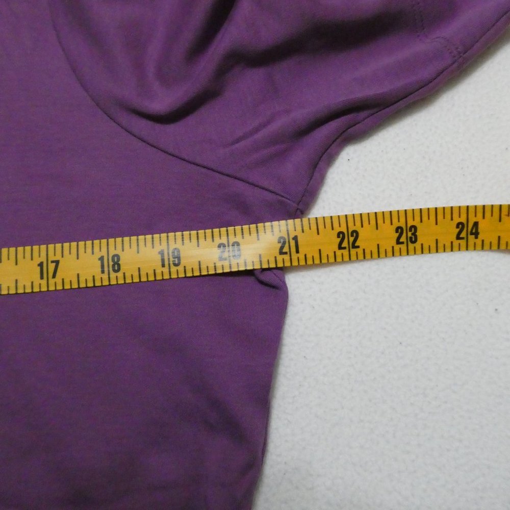 Scooped Neck T-Shirt As New - Picture 5 of 9